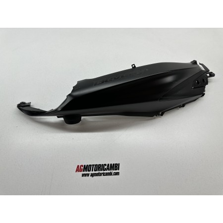 CARENA POSTERIORE DESTRA DX PIAGGIO BEVERLY 400 S 2021-2024