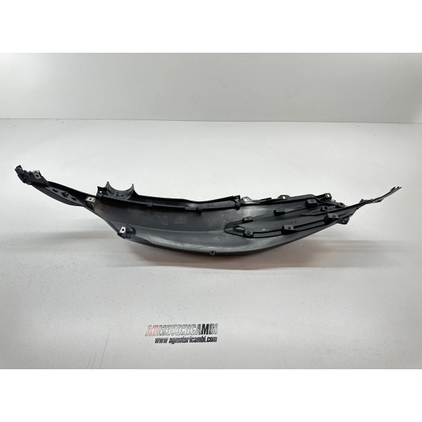CARENA POSTERIORE DESTRA DX PIAGGIO BEVERLY 400...