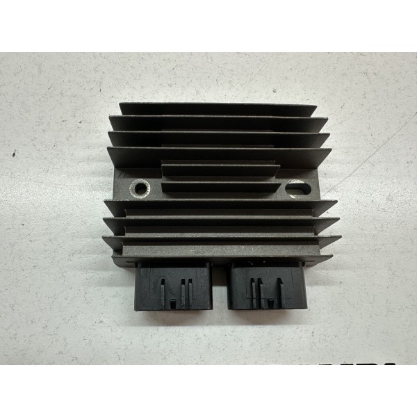 REGOLATORE DI TENSIONE PIAGGIO BEVERLY 400 S...