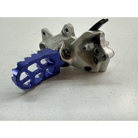 SUPPORT DE REPOSE-PIEDS GAUCHE HUSQVARNA 701 SUPERMOTO 2017-2019