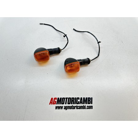 PAR DE INTERMITENTES TRASEROS DERECHOS SUZUKI FREEWIND 650 1997-2003