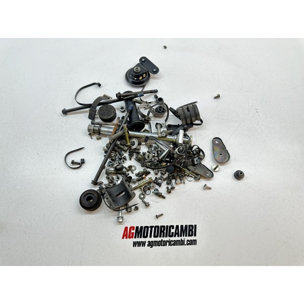 SUZUKI FREEWIND 650 1997-2003 KIT BOULONS ET VIS