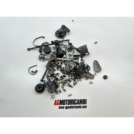 SUZUKI FREEWIND 650 1997-2003 BOLZEN UND SCHRAUBEN KIT