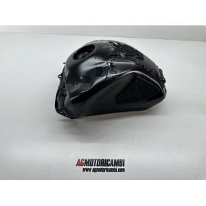 VANDALISIERTER BENZINTANK YAMAHA MT-09 2021-2023