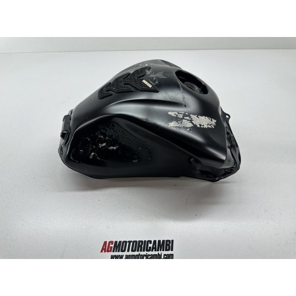 VANDALISIERTER BENZINTANK YAMAHA MT-09 2021-2023
