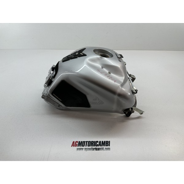 VANDALISIERTER BENZINTANK YAMAHA TRACER 900 GT...