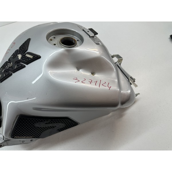 VANDALISIERTER BENZINTANK YAMAHA TRACER 900 GT...