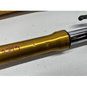 VANDALISIERTE KYB YAMAHA TRACER 900 GT RECHTE VORDERGABEL... 2