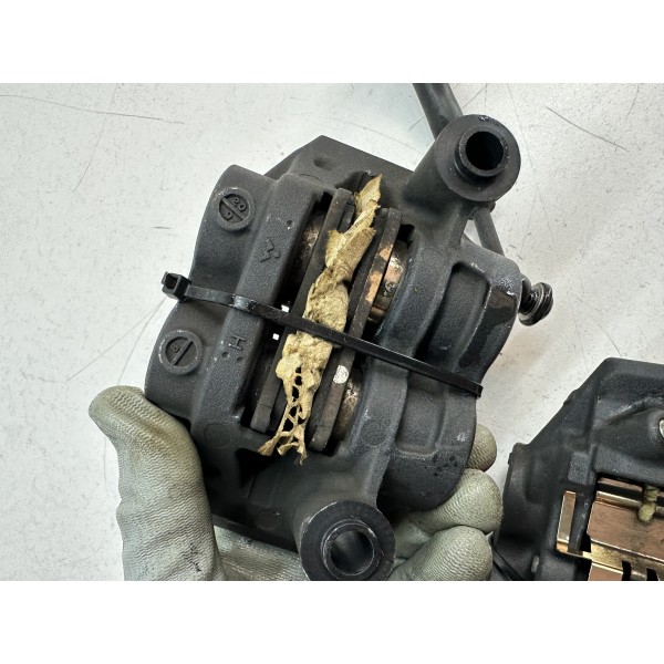 PAAR YAMAHA TRACER 900 GT LINKS VORNE...