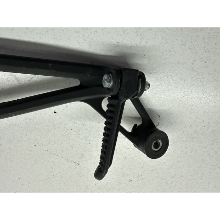 PÉDALE PASSAGER ARRIÈRE GAUCHE YAMAHA R6 YZF 600 2003-2005