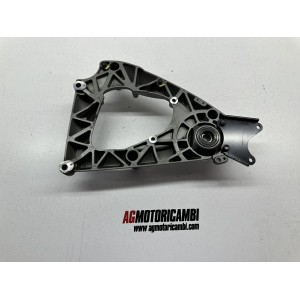 PIASTRA SUPPORTO STAFFA MARMITTA MOTORE QUADRO QV3 350... 2