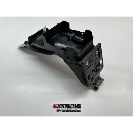 PARAFANGO POSTERIORE PORTATARGA YAMAHA YBR 250 2006-2013