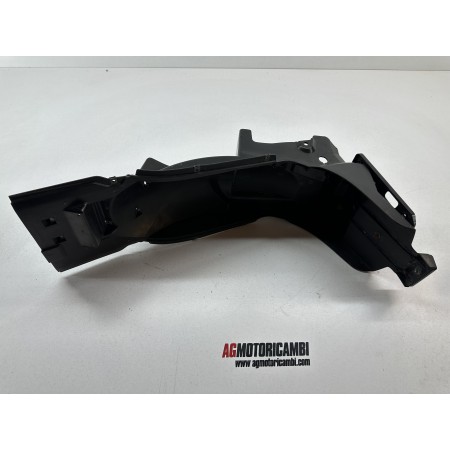 PARAFANGO POSTERIORE PORTATARGA YAMAHA YBR 250 2006-2013