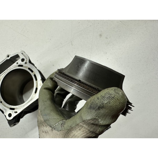 CYLINDER AND PISTON FRONT KTM SUPER DUKE 1290...