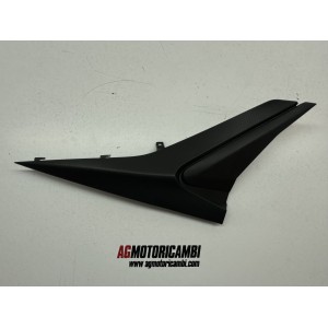 PLASTICO DEPOSITO LATERAL DERECHO APRILIA RS 660 2020-2025