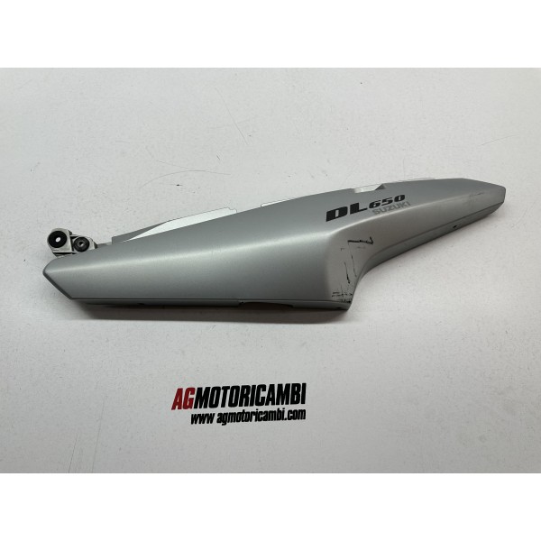 CARÉNAGE PANNEAU LATÉRAL ARRIÈRE GAUCHE SUZUKI...