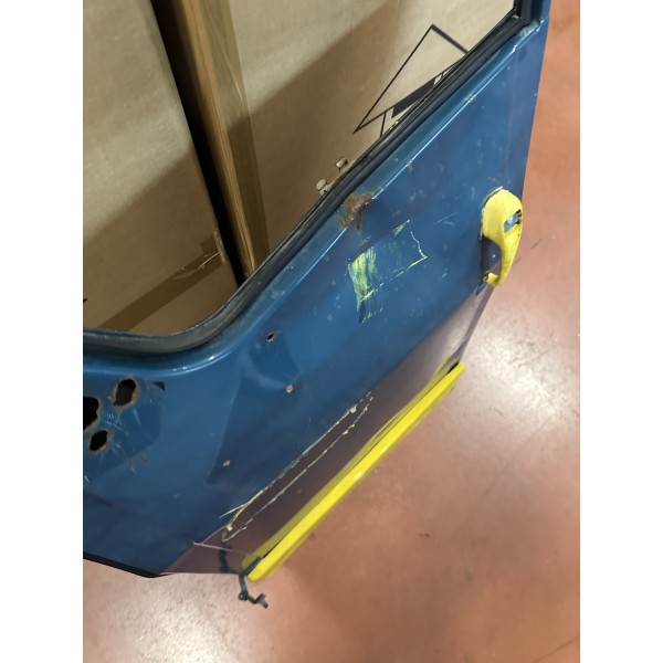 PUERTA DELANTERA IZQUIERDA CON ALDABA PIAGGIO...