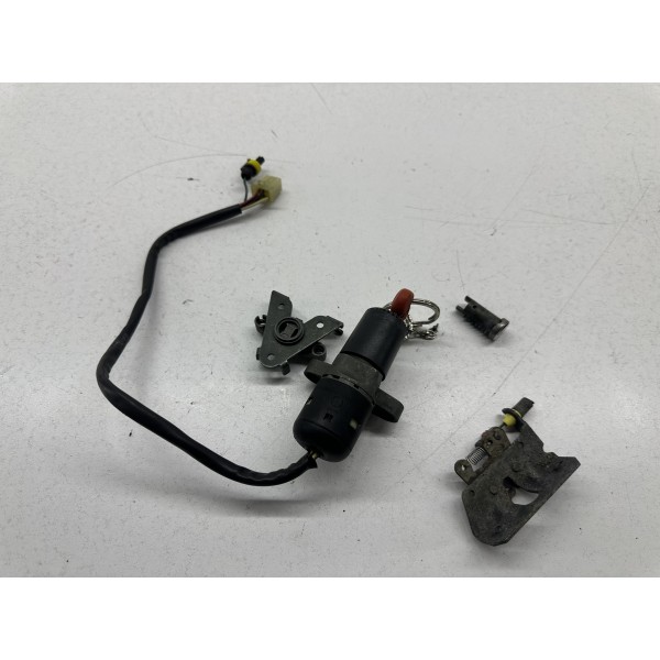 GILERA DNA 50 2T KEY LOCK KIT