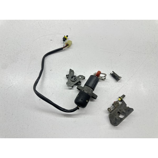 GILERA DNA 50 2T KEY LOCK KIT