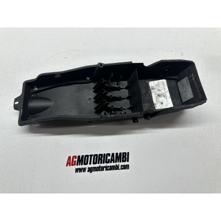 COMPARTIMENTO INFERIOR DE PLÁSTICO COLA GILERA DNA 50 2T