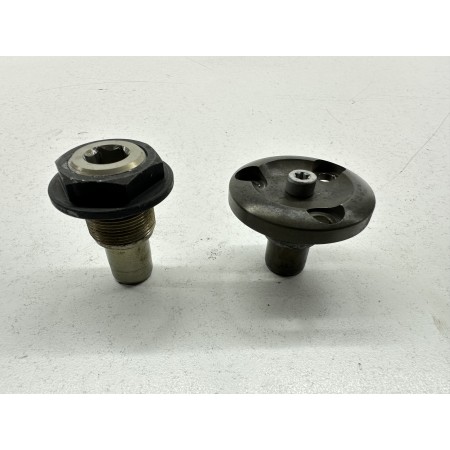 PAAR SCHRAUBEN SCHWINGENBOLZEN GETRIEBERAHMEN BMW R 1200 R R1200R K27 2011-2014