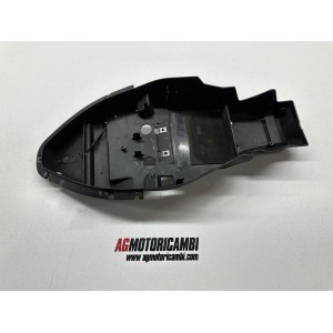 COMPARTIMENTO PORTAOBJETOS BAJO ASIENTO APRILIA DORSODURO...