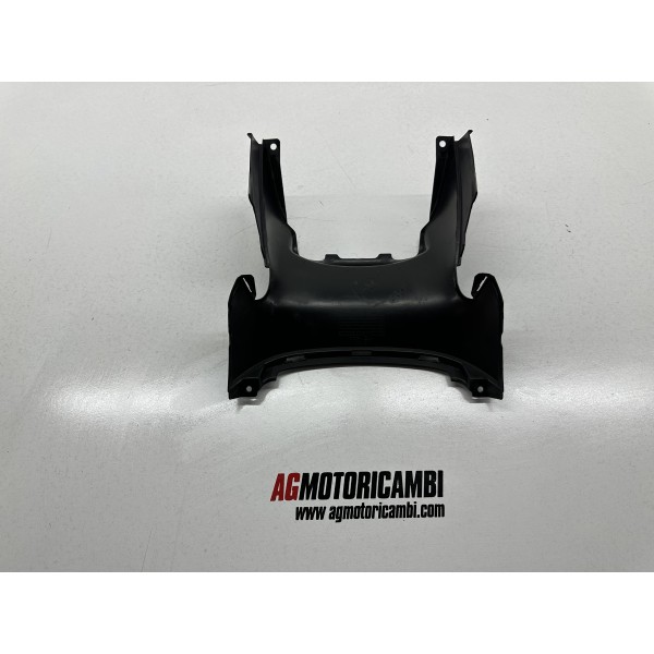 PLASTICA COVER PEDANA TUNNEL SUZUKI BURGMAN 650...