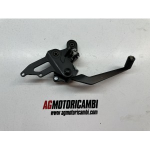 ESTRIBERA DERECHA FRENO TRASERO YAMAHA MT07 2021-2023