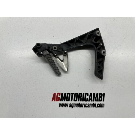 TRIUMPH SPRINT ST 1050 2005-2010 TRIUMPH SPRINT ST 1050 2005-2010 HINTERES RECHTES FUSSPEDAL