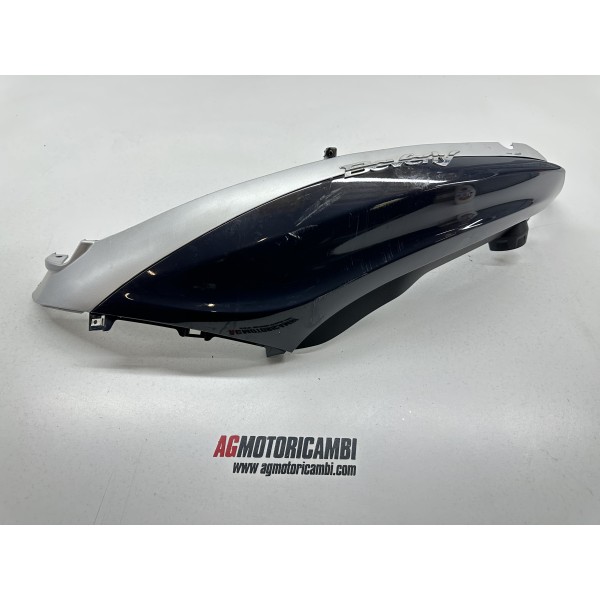 LEFT REAR FAIRING LEFT PIAGGIO BEVERLY 300...