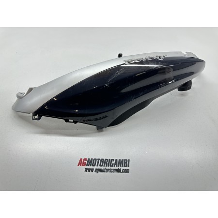 CARENADO TRASERO IZQUIERDO PIAGGIO BEVERLY 300 MA21M 2016-2020