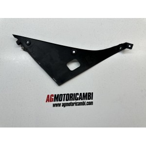 PANEL INTERIOR TAPA DELANTERA DERECHA APRILIA RS4 125 4T... 2