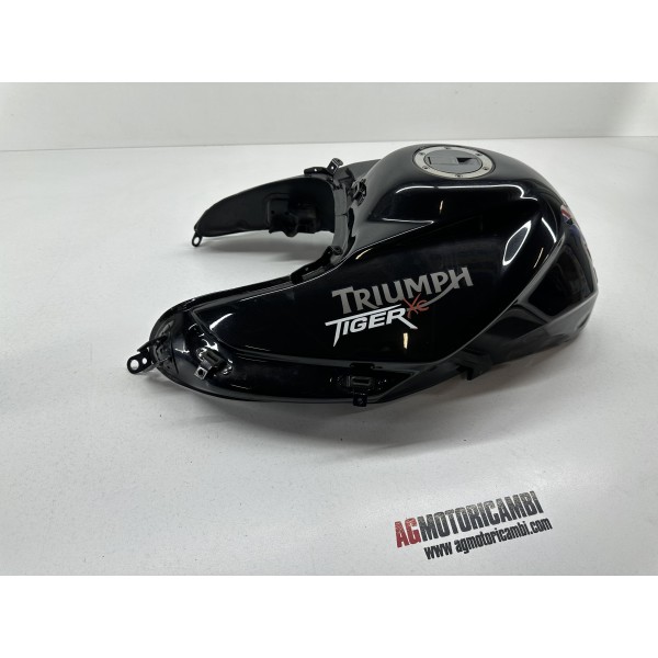 DEPÓSITO DE COMBUSTIBLE TRIUMPH TIGER 800 XC...