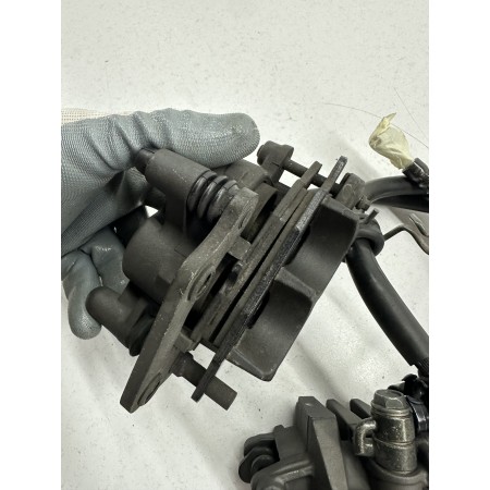 PAR DE PINZAS DE FRENO RUEDA DELANTERA KAWASAKI Z750 Z-750 2003-2006