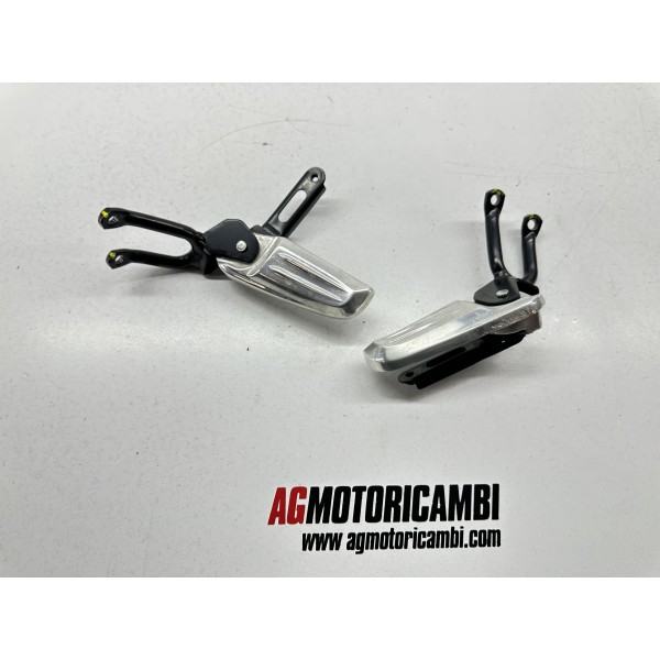 PAR DE ESTRIBERAS PASAJERO DERECHA IZQUIERDA...