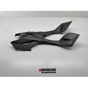 CUBIERTA DE PLÁSTICO DEL REPOSAPIÉS DERECHO IZQUIERDO...