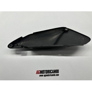 VERKLEIDUNG RECHTS HINTEN HONDA AFRICA TWIN 750 RD07... 2