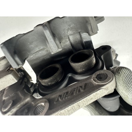 PAR DE PINZAS DE FRENO DELANTERAS DERECHA IZQUIERDA HONDA CBF 600 2004-2006 PC38A