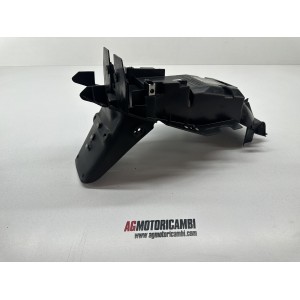 PARAFANGO POSTERIORE PORTA TARGA HONDA CB 500...