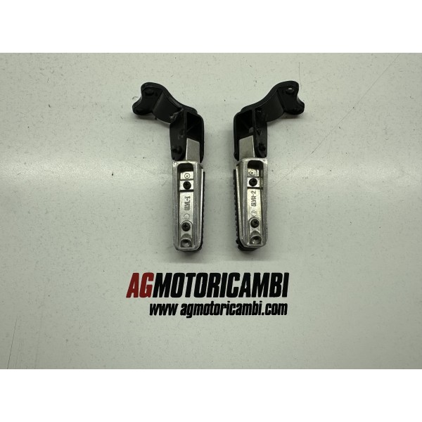 PAIR PASSENGER PEDALS RIGHT LEFT YAMAHA X-MAX...