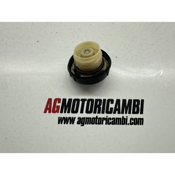 TAPPO SERBATOIO SUZUKI BURGMAN AN 400 2001-2002