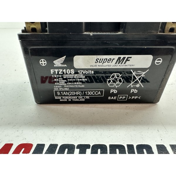 ORIGINAL BATTERY HEAD 90% HONDA CBR 1000 RR...