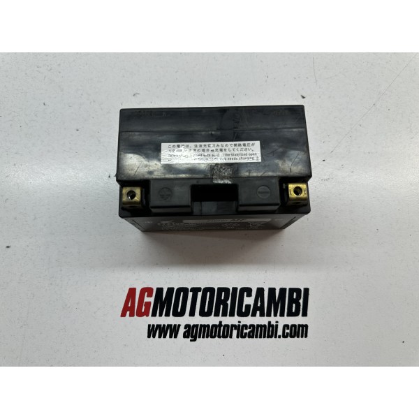 ORIGINAL BATTERY HEAD 90% HONDA CBR 1000 RR...
