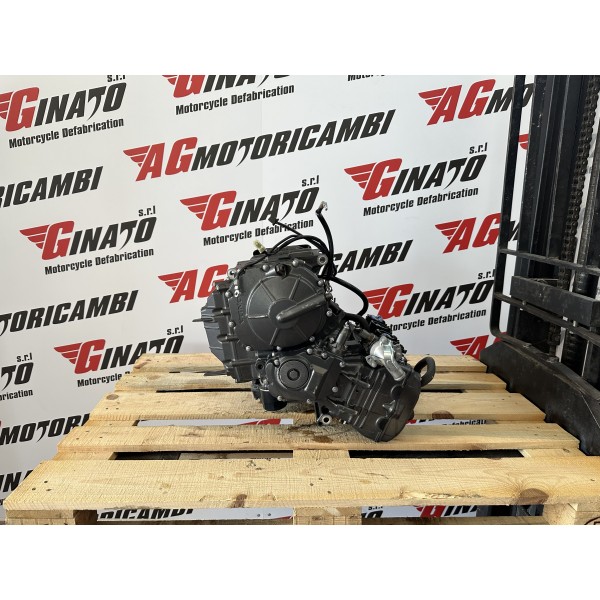 BLOC MOTEUR COMPLET HONDA CBF 600 2004-2006 PC38E