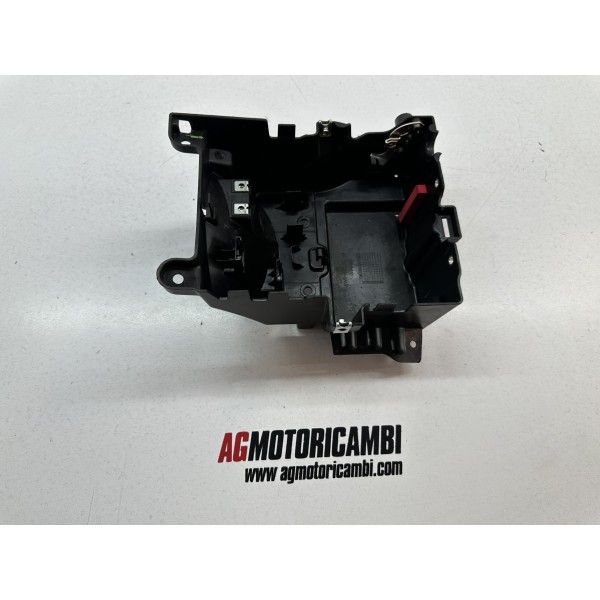 PLASTICA VANO PORTA BATTERIA BATTERY BOX YAMAHA...