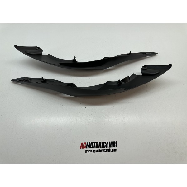 PLASTICA BOOMERANG PEDANA DX SX YAMAHA TMAX...