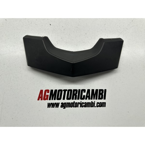 CARÉNAGE ARRIERE COVE LUMIERE DE PLAQUE...