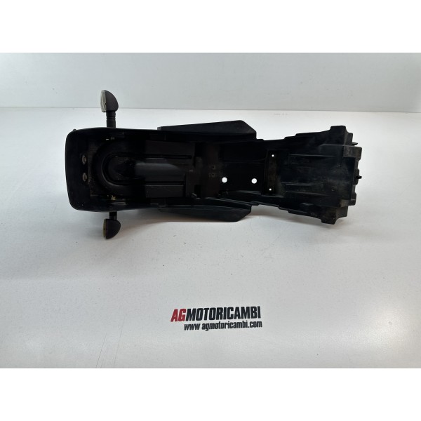 ALERÓN BAJO SOPORTE PLACA TRASERA KAWASAKI ER5...