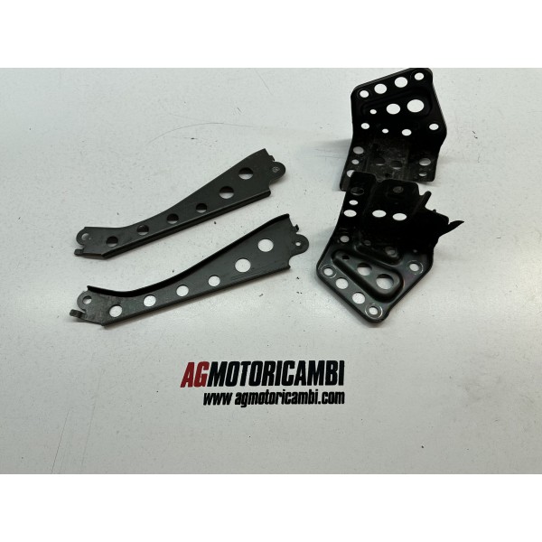 KIT SUPPORT REPOSE-PIEDS YAMAHA MAJESTY 400 YP...