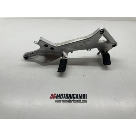 REPOSAPIÉS DERECHO HONDA PAN EUROPEAN ST1300 SC51 2002-2012